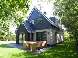 Villa in Texel near Beach and Nature Reserve