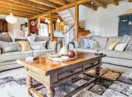 Charming Country Getaway, Balcony, Views, Office