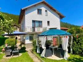Niya Guest House