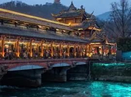 BuYuan Hotel - Near Wuhou Shrine, Chunxi Road,T aikooli, Tianfu Square, People's Park, Chengdu Museum, Very close to the Sichuan University , Exit C of Huaxiba on Metro Line 1,Provides Welcome refreshments ,Minibar,Laundry & Luggage delivery service
