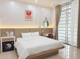 RAW Hostel - Ha Giang Loop Tour & Motorbikes Rental, Hotel in Ha Giang