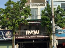 RAW Hostel - Ha Giang Loop Tour & Motorbikes Rental, hostel σε Ha Giang