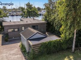 Havenrust 4-persoons aan het water Lauwersmeer, Friesland, дом у озера в аренду в городе Anjum