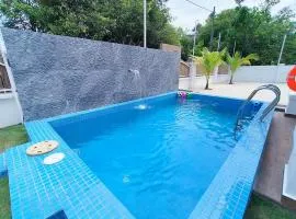 Luxpro Private Pool Bungalow Seremban