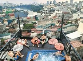 Lakeview Backpackers Hostel & Rooftop Bar
