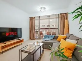 2 Bedroom Apartment Pyrmont with Pool and Gym Access