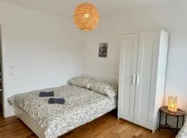 2 Bedroom Apartment with Free Parking