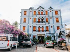 Window 2 Hotel, hotel v destinaci Kon Tum