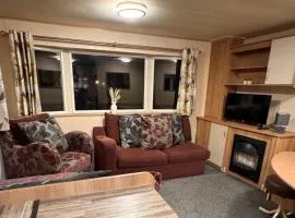 2 Bed Caravan on Lyons Winkups Sleeps 6