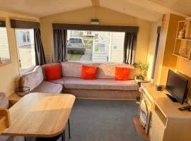 3 Bed Caravan 8 Berth Pet Friendly Parking