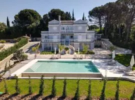 The Seven Islands Deluxe Apartments