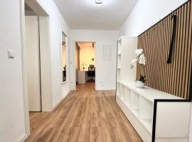2-Zimmer-Wohnung-Küche-Bad-Terrasse, Bahnhofsnähe、ミュールアッカーのホテル