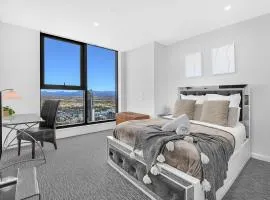 Sky-High Sanctuary Ocean Views - Pet Friendly