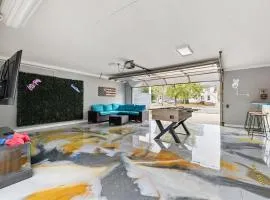 Pet Friendly, Gated Backyard, Game room, Hot Tub