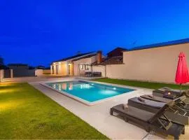 Stunning Home In Bibici