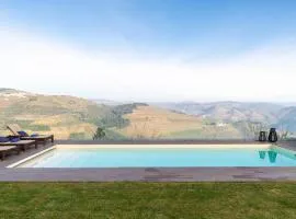 Spacious Villa with Private Pool & Garden in Douro, by Hopstays