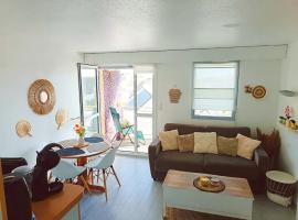 Ty Oyat Appartement cosy avec vue mer，位于基伯龙的酒店