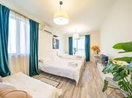 WangYue - Paris Fashion ShFinacial Center Landmark view 2 King Beds Flat
