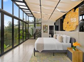 Griya Keraton Villa by Kozystay - Dago, hotel v destinaci Ciburial