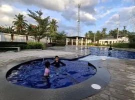 Elisa's 3BR Home with Pool