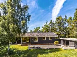 Awesome Home In Ebeltoft With Wifi