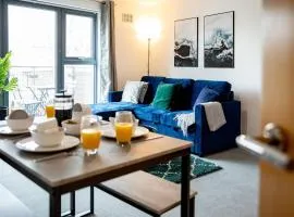 Newly Refurbished Apartment by the River