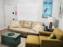 Best Location Quiet Cottage Pets Kitchen