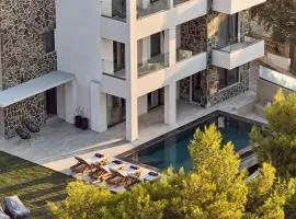 Nomia Villa, with Pool, Gym & Walk to the Beach, By ThinkVilla
