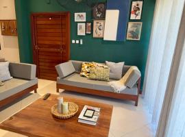 Rustic, Contemporary, Cozy with Home Office, ξενοδοχείο με πάρκινγκ σε Πέμπα