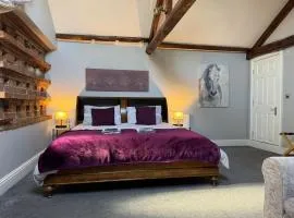 Studio 3B The Carriage House York 6m Village Location