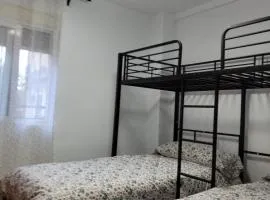 Habitación Cama Literas Mixta Castilleja de la Cuesta