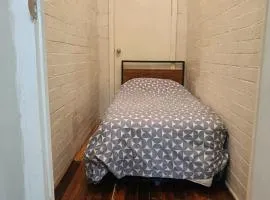 Tiny Single Room in Earlwood House - EW7