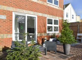 Apartment 2 - Uk42623, hotel v destinaci Poole