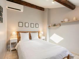 Duplex au cœur du vieil Antibes, Le Jamesy, hotel in Antibes