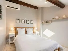 Duplex au cœur du vieil Antibes, Le Jamesy