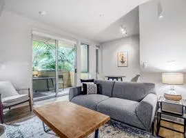 Blueground Downtown rooftop nr Santa Monica Pier LAX-207