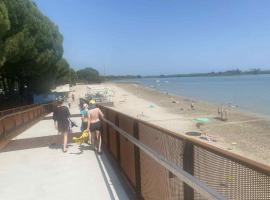 Grado caravan, lakókocsi 448, Hotel in Belvedere