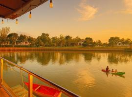 BBQ,Canoe,KTV, Port Pickup Included, hotel com estacionamento em Pulau Sembakau Kecil