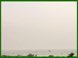 SEA VIEW from ROOFTOP - LUXURY HOTEL AOL ! PURI、プリーのラグジュアリーホテル