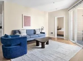 Blueground Emeryville pool nr Bay Street Park SFO-1989