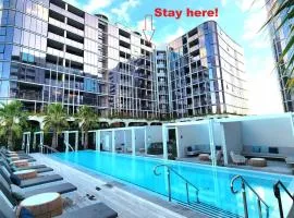 Resort-style Exec 1 Bed with study in Port Melbourne