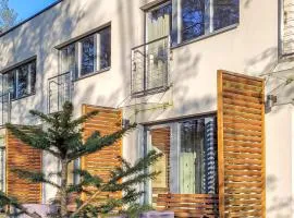1 Bedroom Cozy Apartment In Okoniny Nadjeziorne