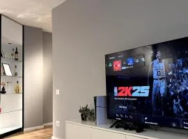 Family Suite & PS5 with 65"TV