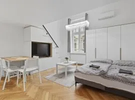 Moderný prezidentský apartmán vedľa paláca s výhľadom