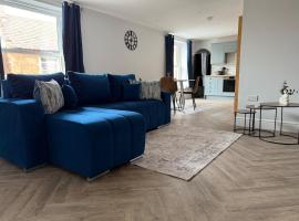 Luxury Holt Duplex with Bath Suite, hotel a Holt