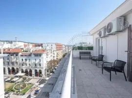 Aristotelous Penthouse by Luxlikehome