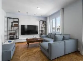 Aristotelous Penthouse by Luxlikehome