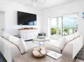 Luxury Beach House Villa with beachfront access!