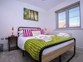Pet friendly house by KBS StayHub Short Lets & Serviced Accommodation Innsworth with parking
