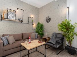 Phenom 1-Bedroom Apartment in Mar Mikhael, hotel in Al Mudawwar